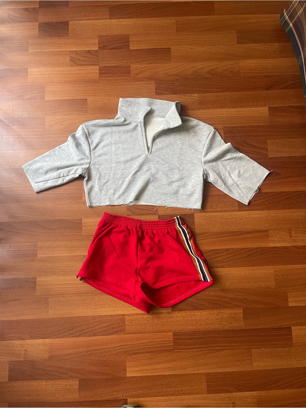 Stranger Things Eleven season 5 cosplay Red Stripe Shorts gray sweatshirt XS